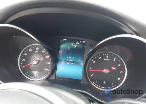 2019 Mercedes-Benz C 300 4Matic z USA, uszkodzony, nr VIN WDDWF8EB5KR482423